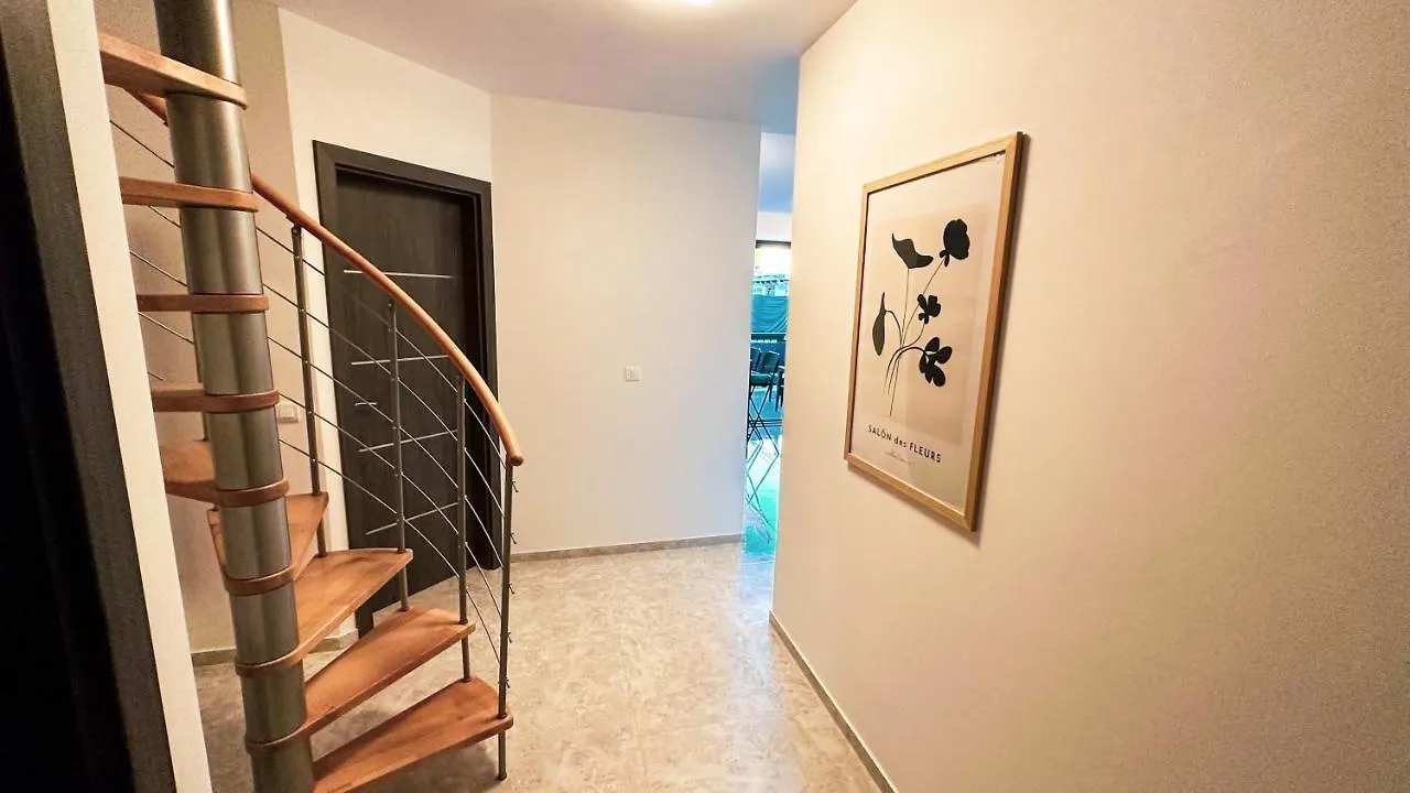 Apartment Anchora - Near Family-Friendly Beach Pjescana Uvala
