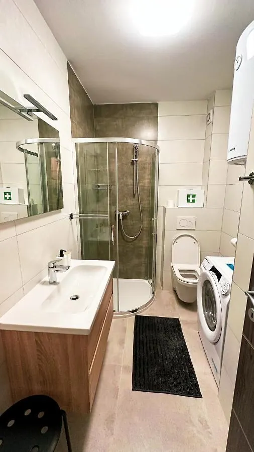 Apartment Anchora - Near Family-Friendly Beach Pjescana Uvala