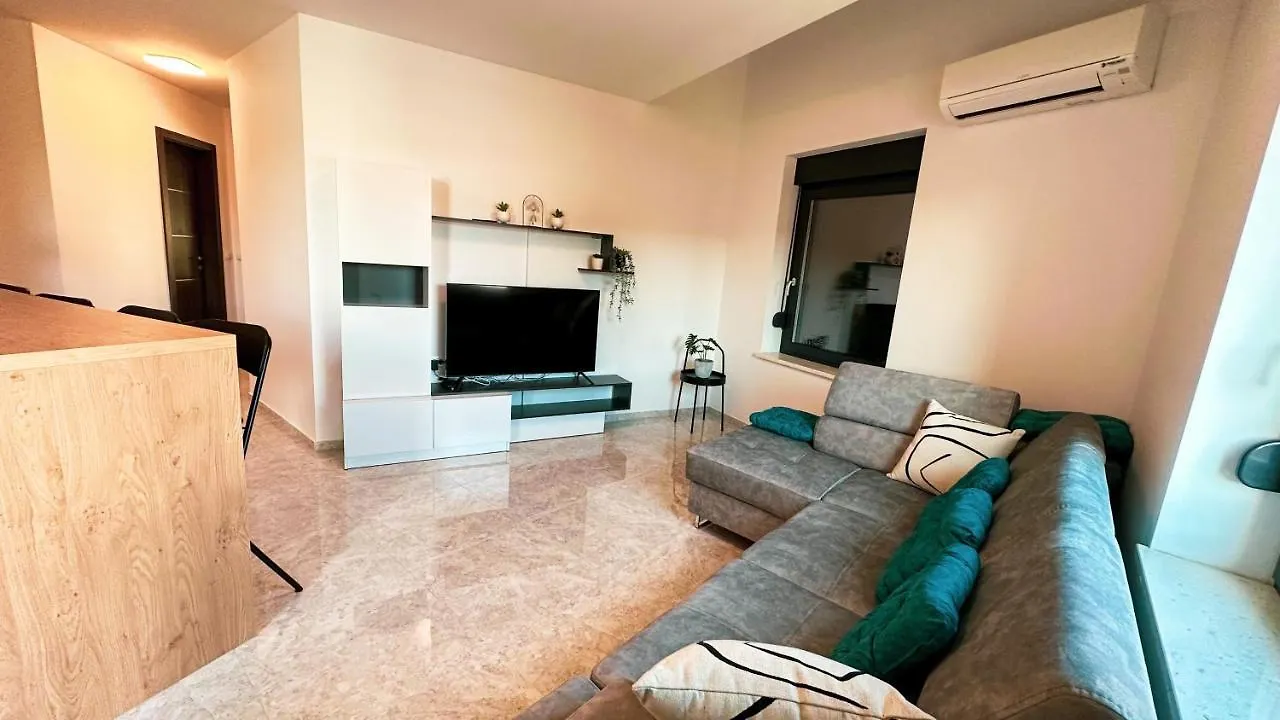 Apartment Anchora - Near Family-Friendly Beach Pjescana Uvala